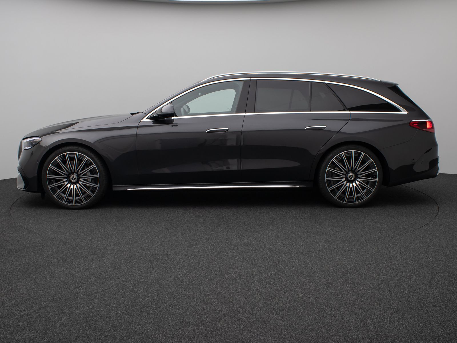 Fahrzeugabbildung Mercedes-Benz E 450d 4Matic AMG Line Advanced+ Pano 360°21Zoll
