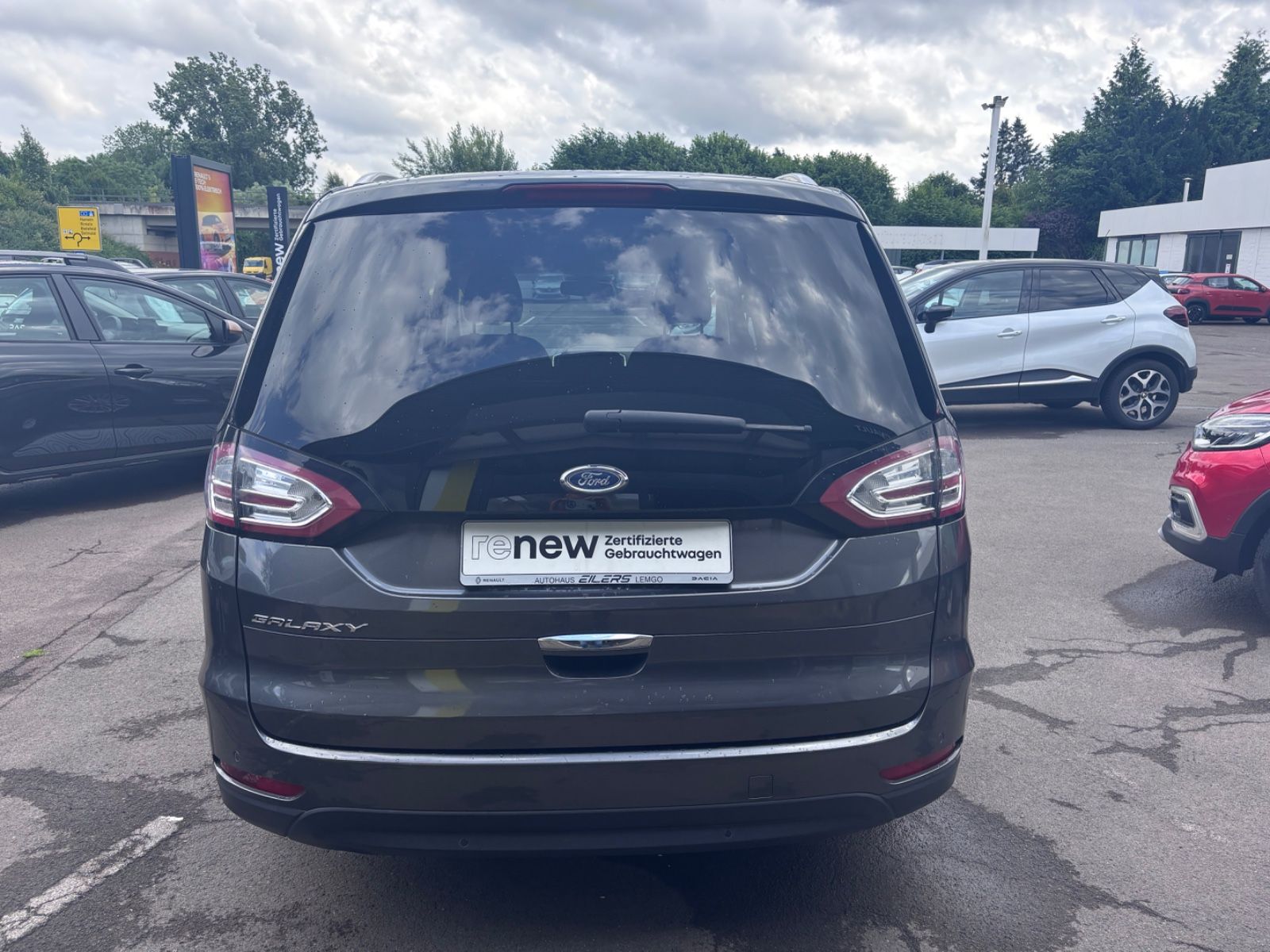Fahrzeugabbildung Ford Galaxy Titanium 7-Sitzer Automatik