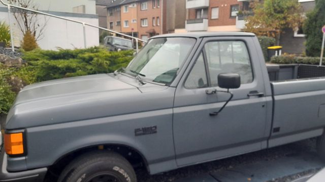 Ford v8 F150 5.0L Lariat Oldtimer Pickup