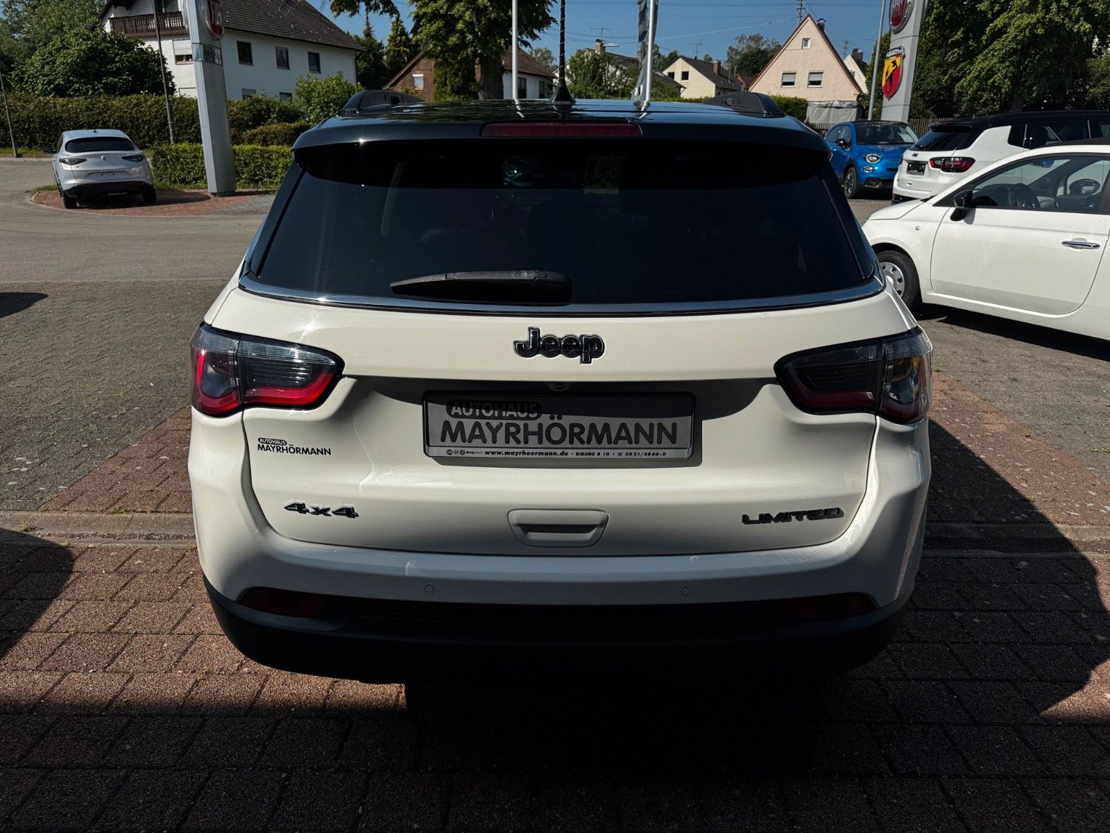 Fahrzeugabbildung Jeep COMPASS LIMITED 4X4 GLASDACH SITZKÜHLUNG DIESEL