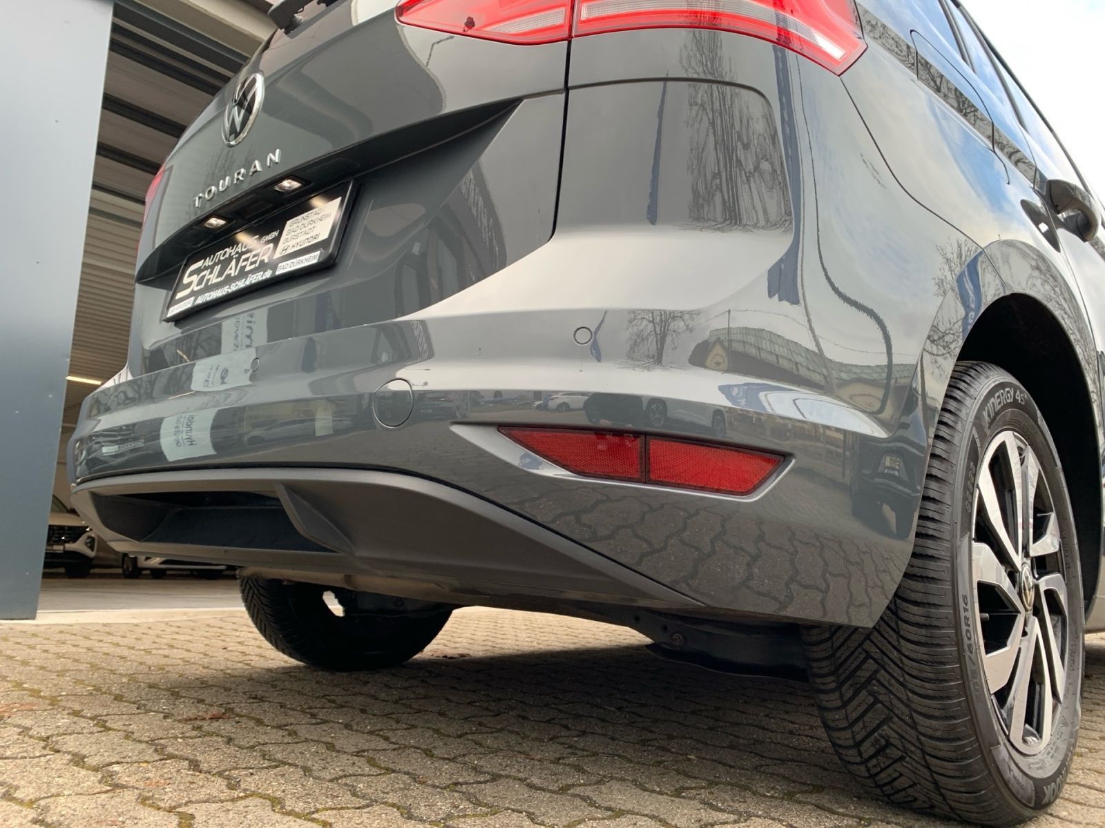 Fahrzeugabbildung Volkswagen Touran 2.0 TDI Active Navi Panorama Dach