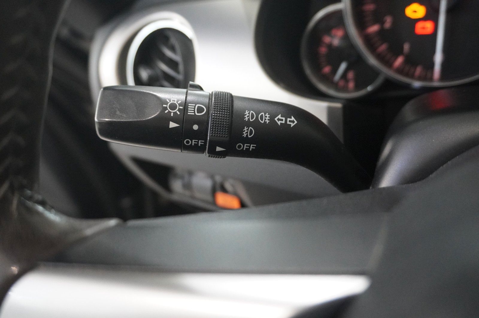Fahrzeugabbildung Mazda MX-5 1.8 NISEKO ROADSTER SPORT/SHZ/NEBEL/MULTI.