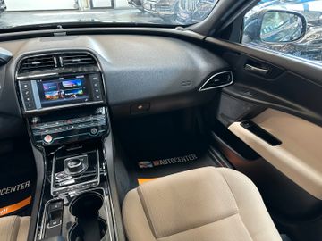 MYAUTOCENTER – Gebraucht- und Jahreswagen mit Werkstattservice in Pfaffenhofen Jaguar XE Pure *LED*Keyless*2-Zonen*Tempo*Navi*