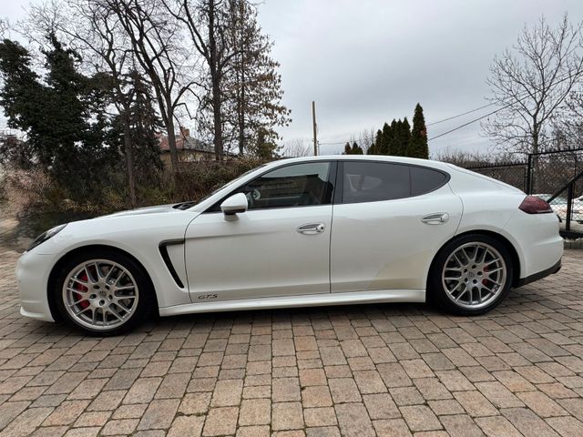 PORSCHE Panamera GTS GTS