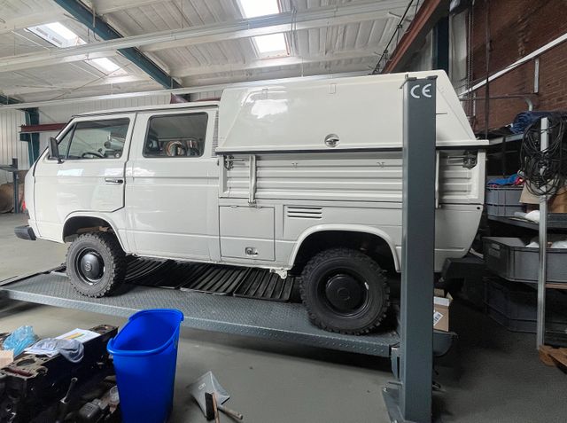 Volkswagen T3 Typ2 Doppelkabine Syncro inkl. GFK-Aufbau