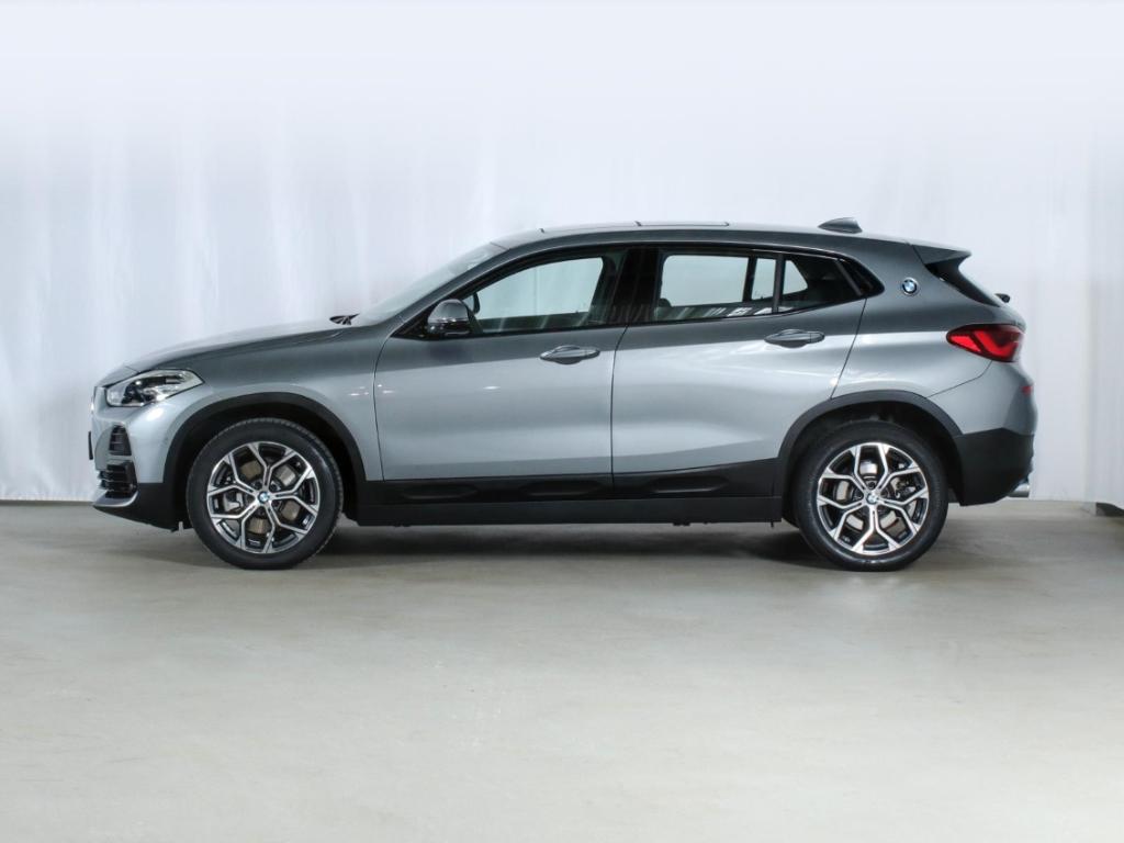 BMW X2 sDrive 20i Kamera Panorama AHK Sportsitz LED