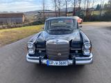 Mercedes-Benz 220