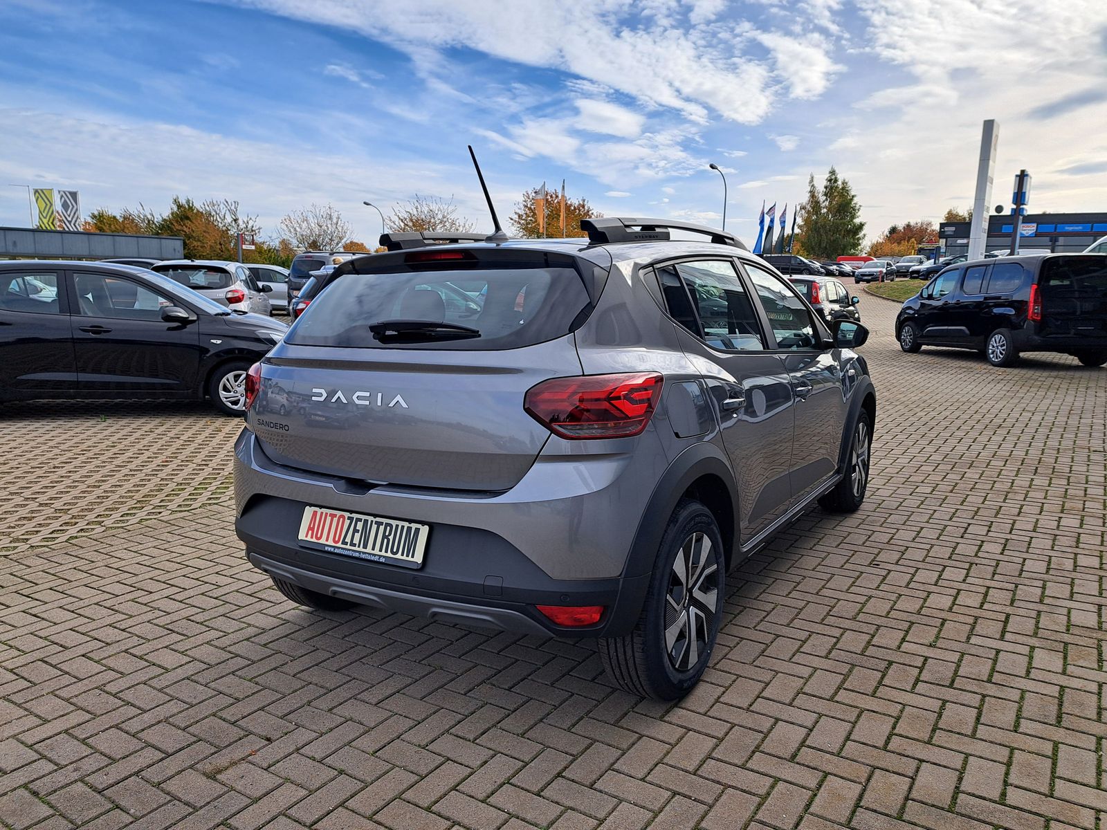 Fahrzeugabbildung Dacia Sandero Stepway Expression SITZHEIZUNG KAMERA
