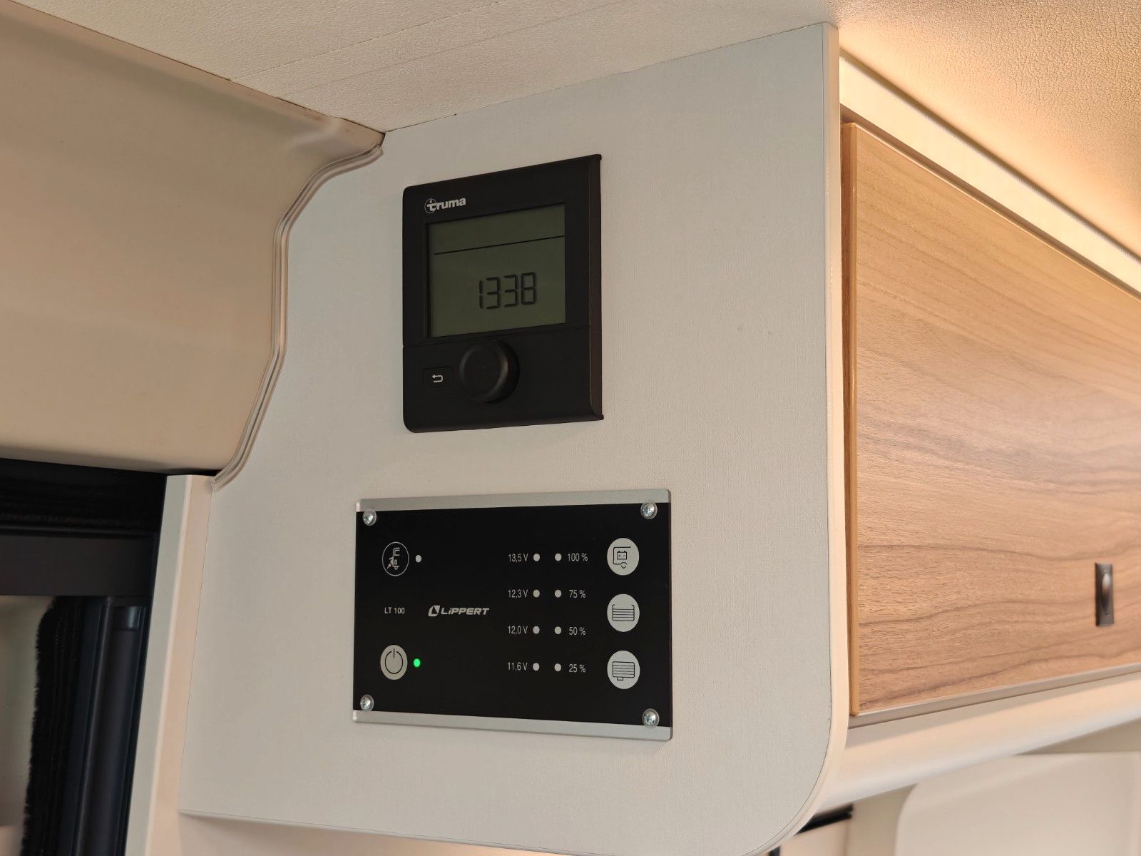 Fahrzeugabbildung Bürstner Campeo C 600 B66 - Lithium, Solar, AHK, Leder -