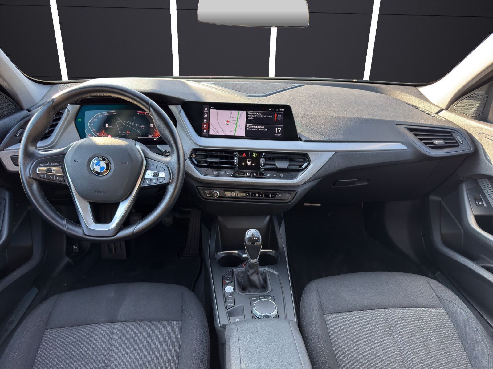 Fahrzeugabbildung BMW 118*LED*Apple*Navi*PDC*Fernlichtassistent*DAB*