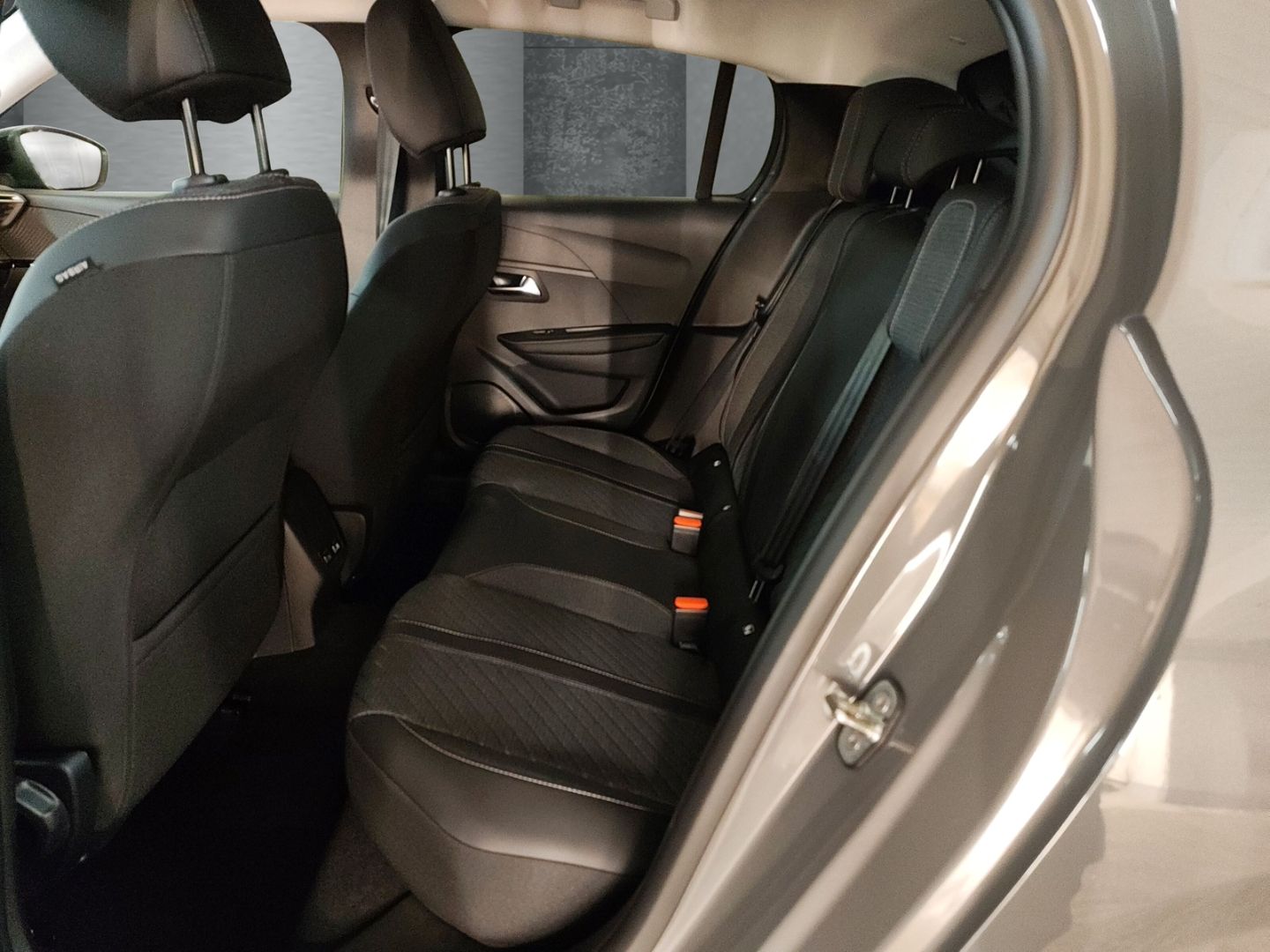 Peugeot 208 - Bild 9