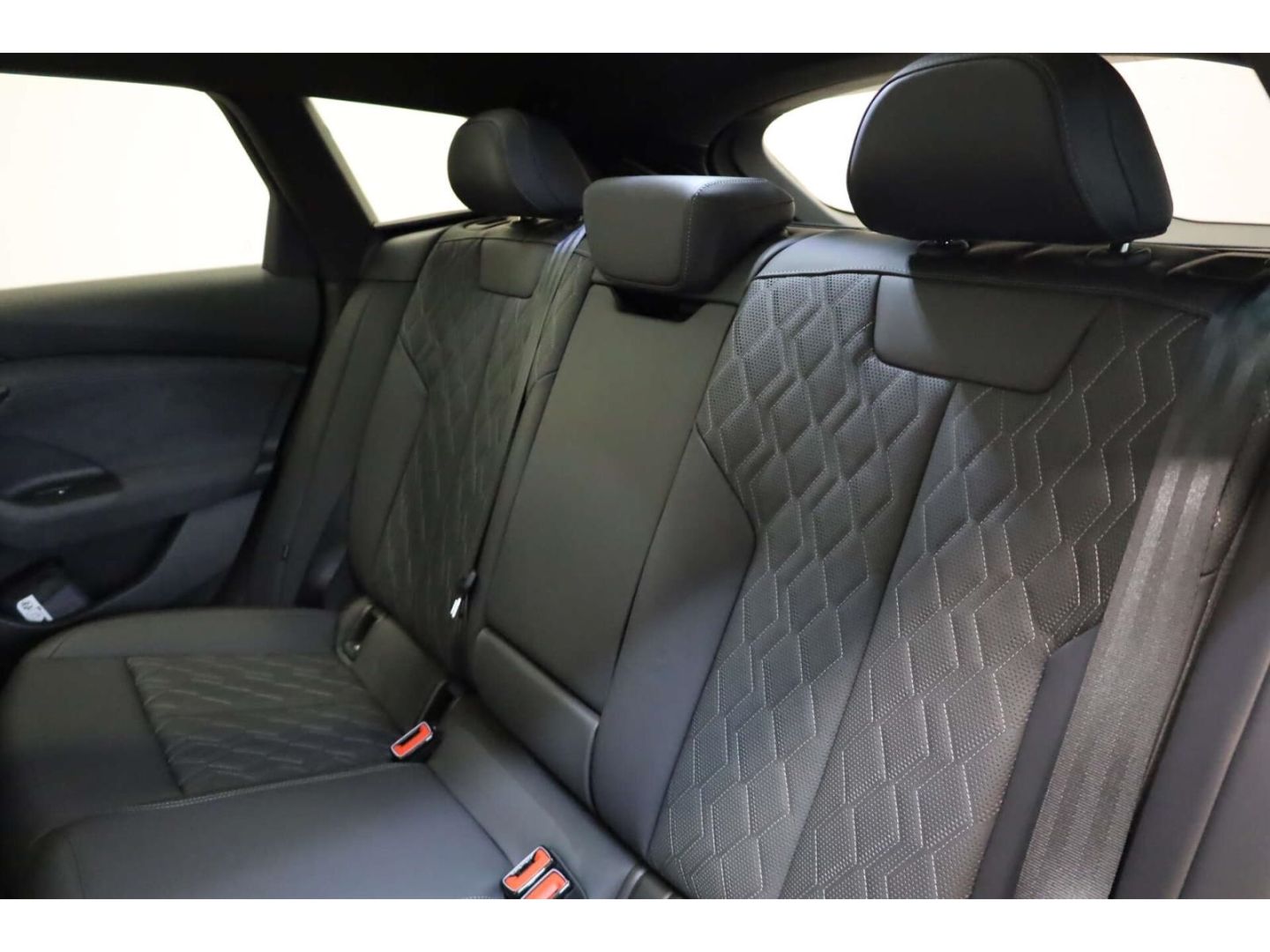 Audi S6 e-tron - Bild 11