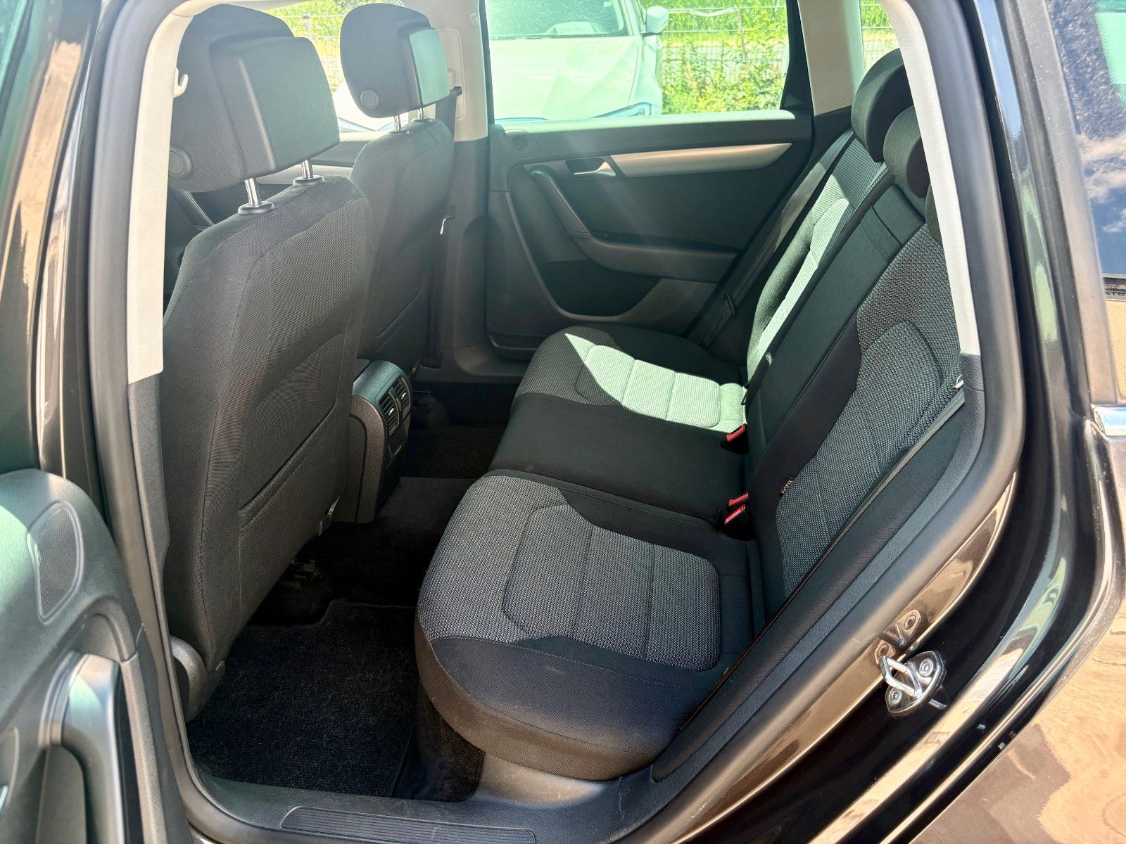 Fahrzeugabbildung Volkswagen Passat Variant 1.4 TSI Comfortline Navi PDC 2.HD