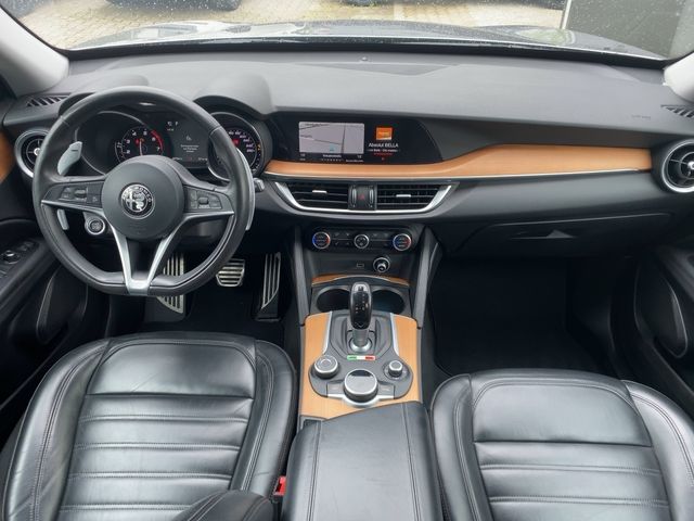 Stelvio 2.0 Turbo 16V First Edition Q4