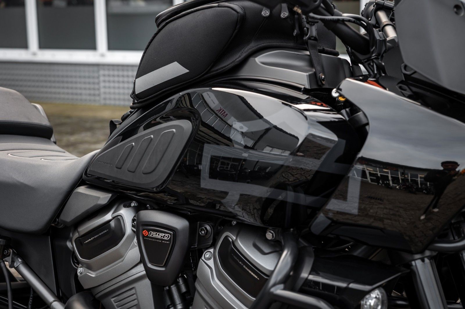 Fahrzeugabbildung Harley-Davidson RA1250S Pan America Special - TOURING PAKET