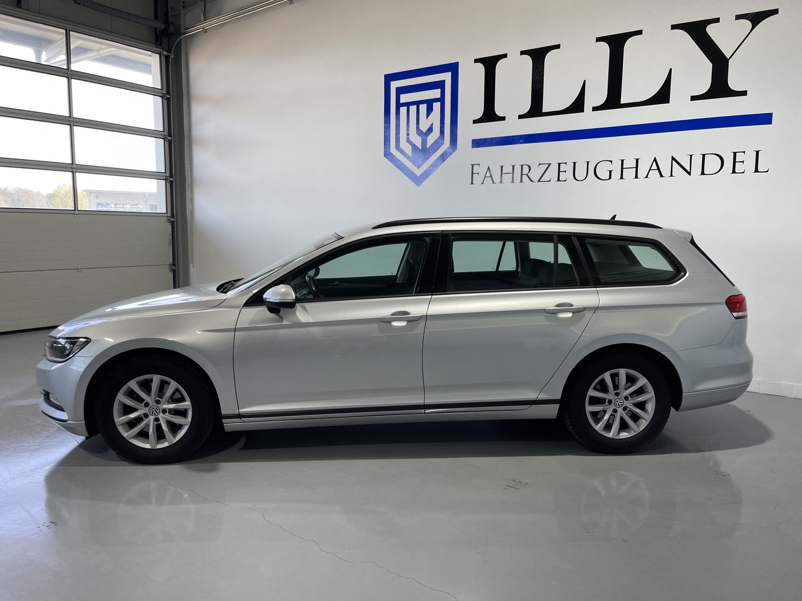 Fahrzeugabbildung Volkswagen Passat Variant 2.0 TDI Trendline*AHK*ACC*Navi*