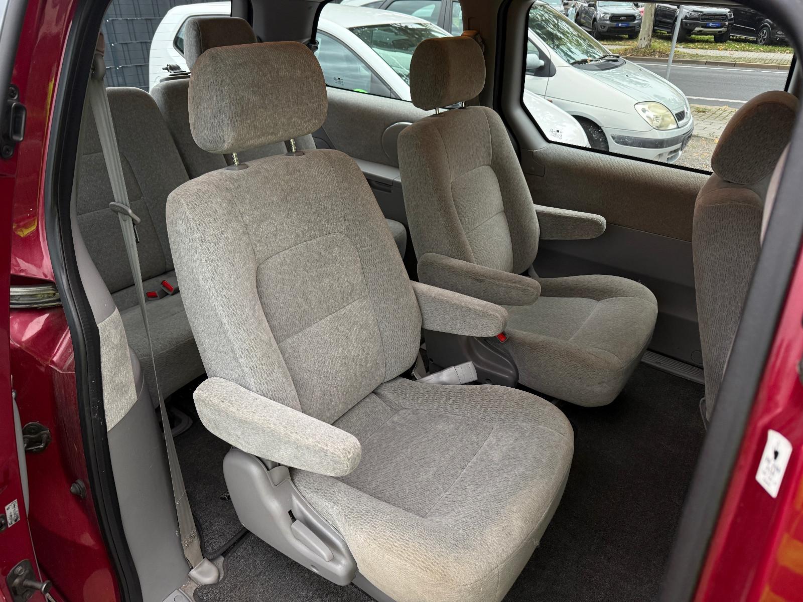 Kia Carnival 2006 — photo 7