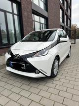 Toyota Aygo (X) 1,0-l-VVT-i x-pose x-shift x-pose - Toyota Aygo (X) von privat