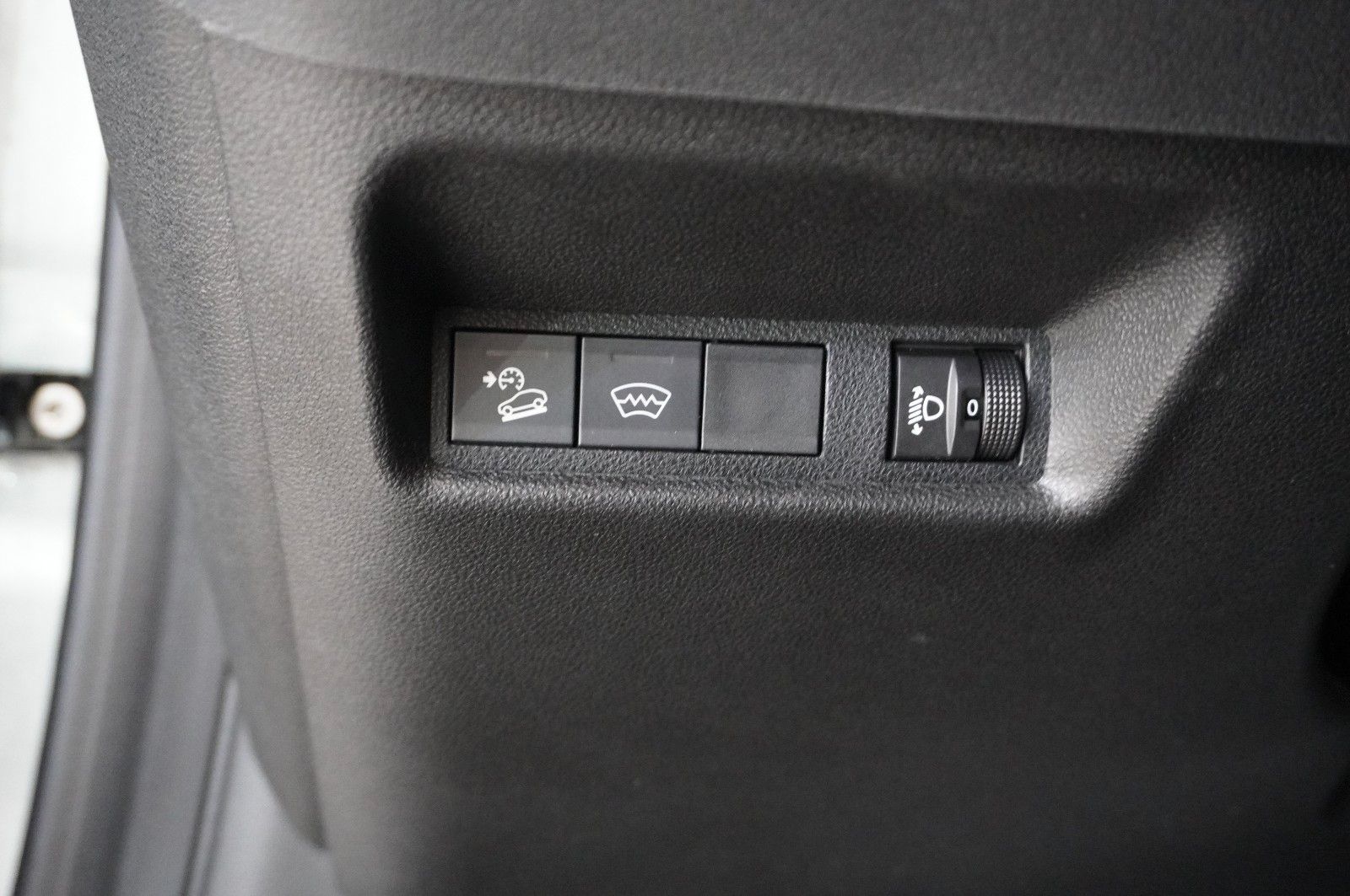 Fahrzeugabbildung Jeep Avenger 1.2 ALTITUDE MY25 NAVI/LED/KAMERA/SH/JBL