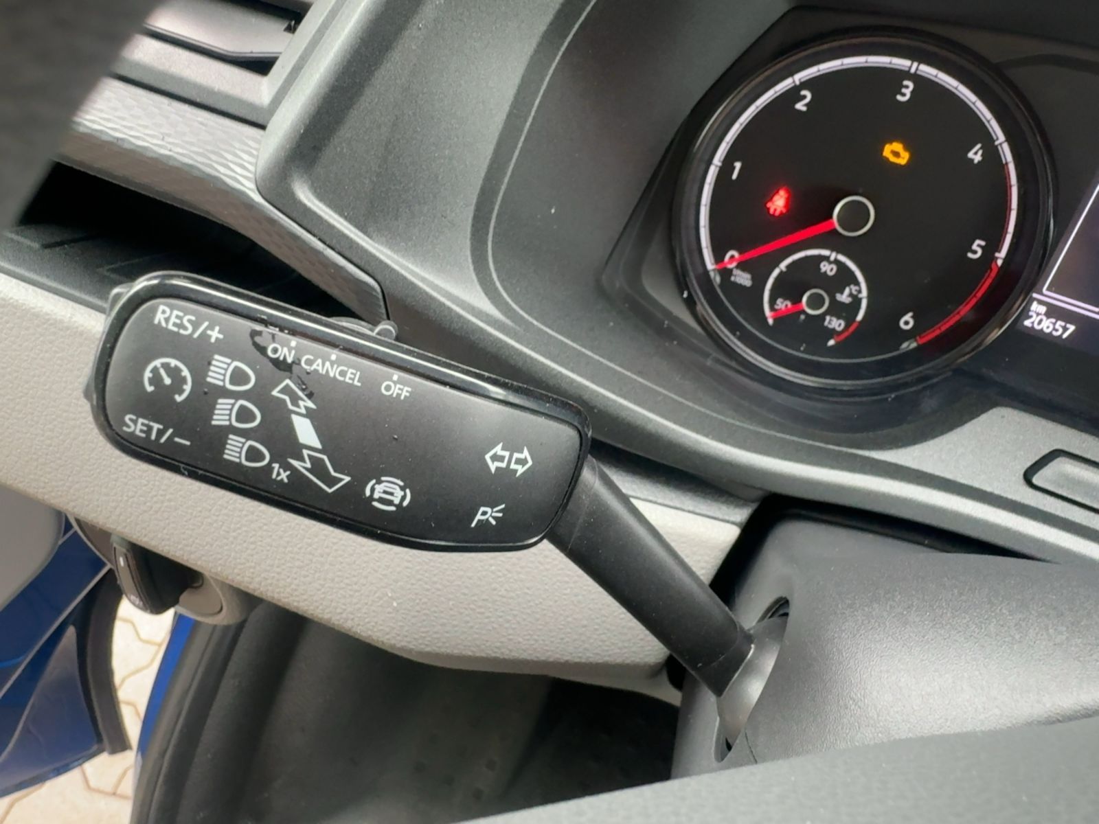 Fahrzeugabbildung Volkswagen T6.1 Kombi 2.0 TDI L2H1 Klima GRA App-Connect Si