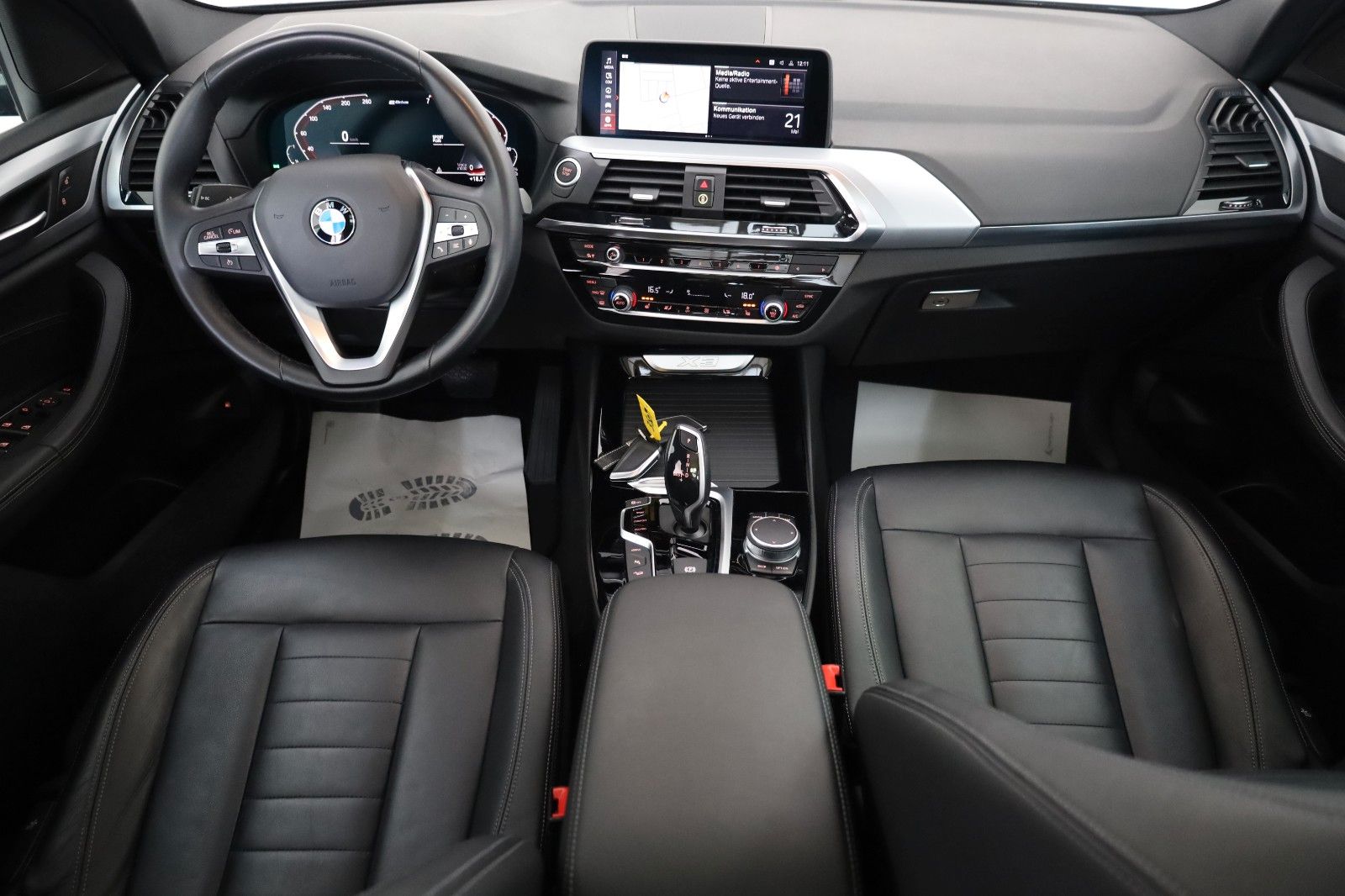 Fahrzeugabbildung BMW X3 xDrive 30 e Advantage,Navi,LED,Panoram,Kamera