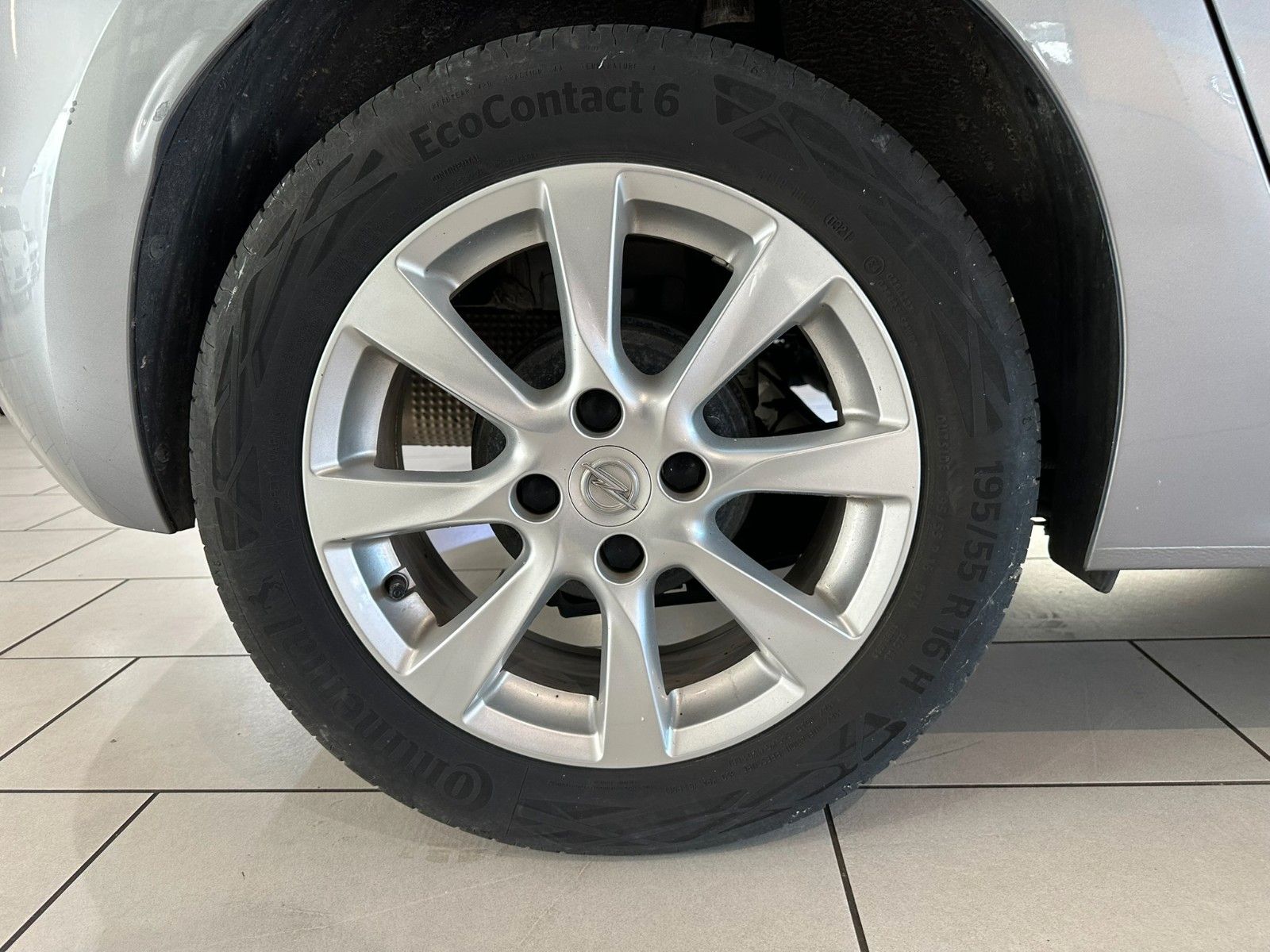 Fahrzeugabbildung Opel Corsa F Edition 1.2 LED/NAVI/PDC/DAB/ALU/TEMPO