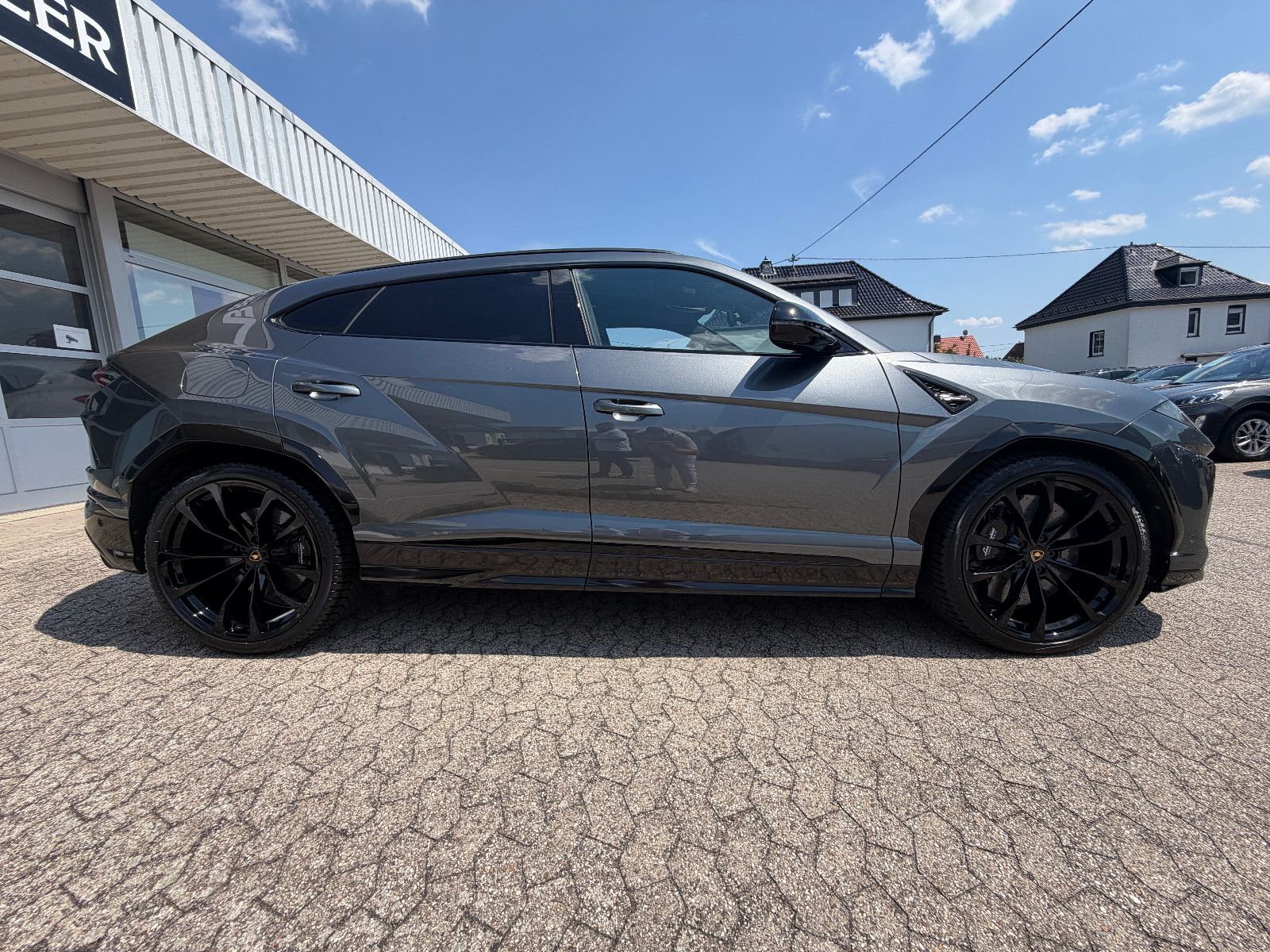 Fahrzeugabbildung Lamborghini Urus/PANO/23ZOLL/B&O-3D/360KAM/HEAD-UP