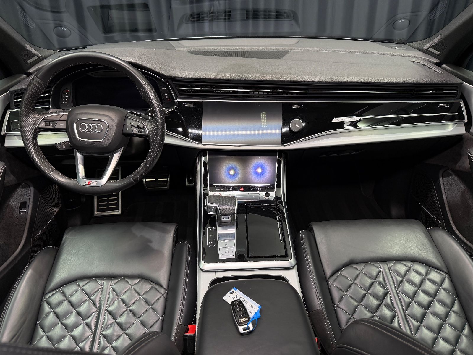 Fahrzeugabbildung Audi SQ7 4.0 TDI quattro|3D BANG&OLUFSEN|PANORAMA|AHK