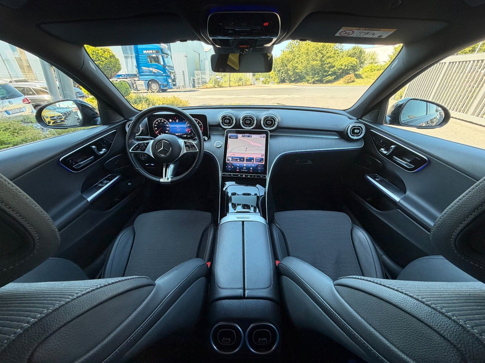 Fahrzeugabbildung Mercedes-Benz C 200 Avantgarde+Ambiente+RKamera+Memory+Night