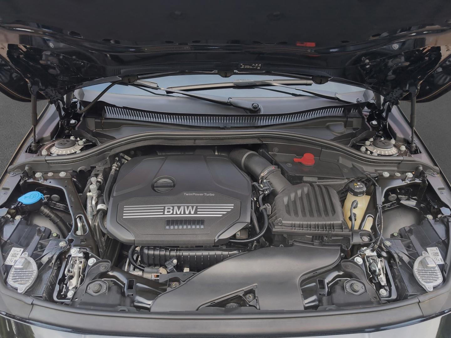 BMW 118 i Advantage, DCT, Parkassistent-Paket, SH