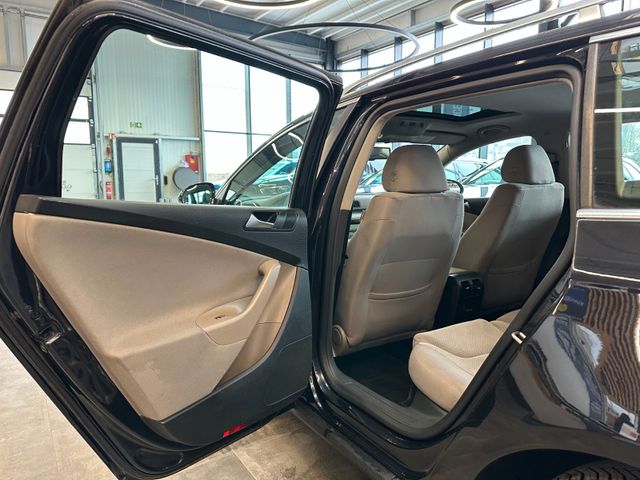 Volkswagen Passat Variant Comfortline *AHK*Klima*SHZ*PDC*
