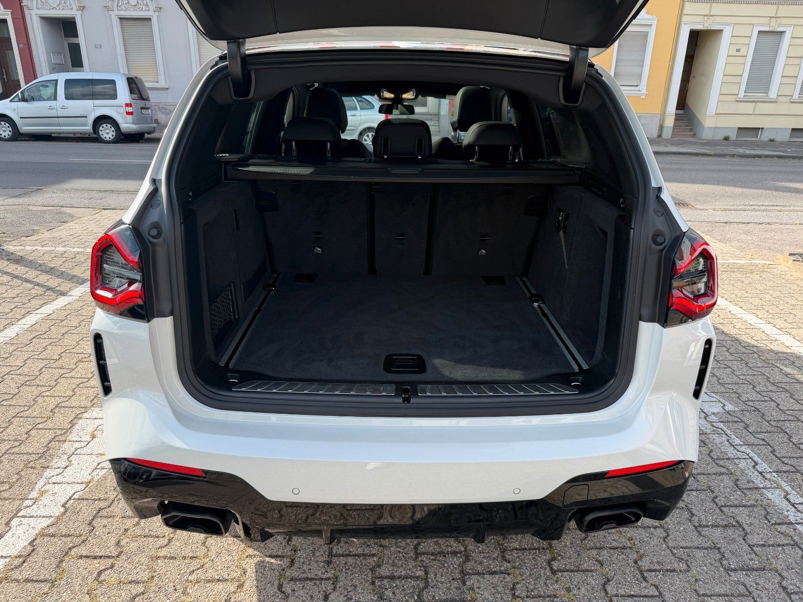 Fahrzeugabbildung BMW X3 M40 LASER AHK PANO LEDER 360 GRAD KAMERA