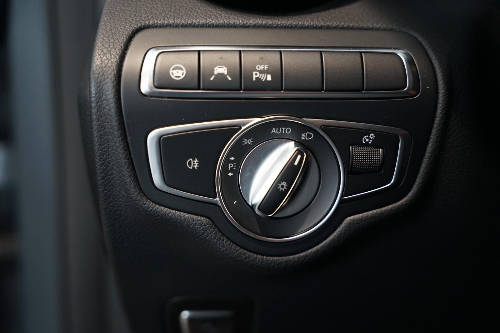 Mercedes-Benz GLC 300 4Matic | AMG | Comand | Pano | AHK