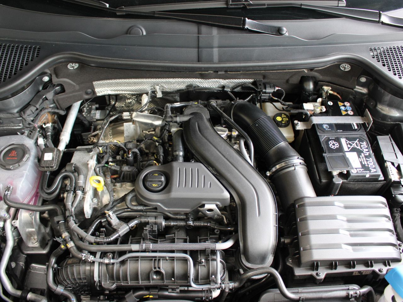 Fahrzeugabbildung SKODA Karoq 1.5 TSI ACT Selection ACC/AHK/RFK/LED
