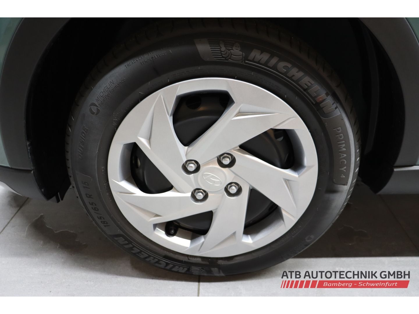 Fahrzeugabbildung Hyundai BAYON Select 1.0 T-GDi M/T 100PS Navi ACC Apple