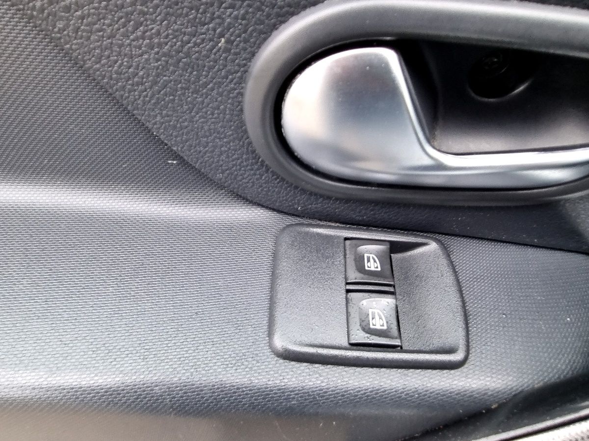 Fahrzeugabbildung Dacia Sandero Stepway Celebration TCe 90