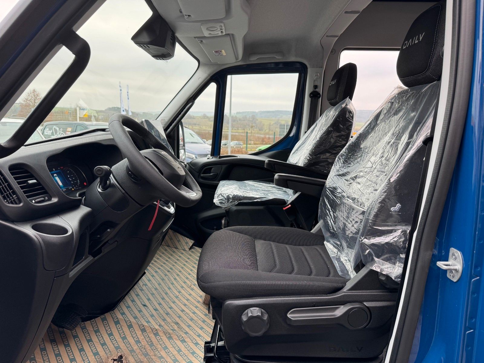 Fahrzeugabbildung Iveco Daily 50C18HA8 3.0L *CrewVan*AHK*Automatik*