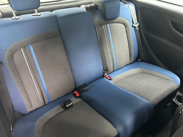 Fahrzeugabbildung Fiat Punto 1.4 Benzin+CNG++NaviZB+AllwetterRäder+