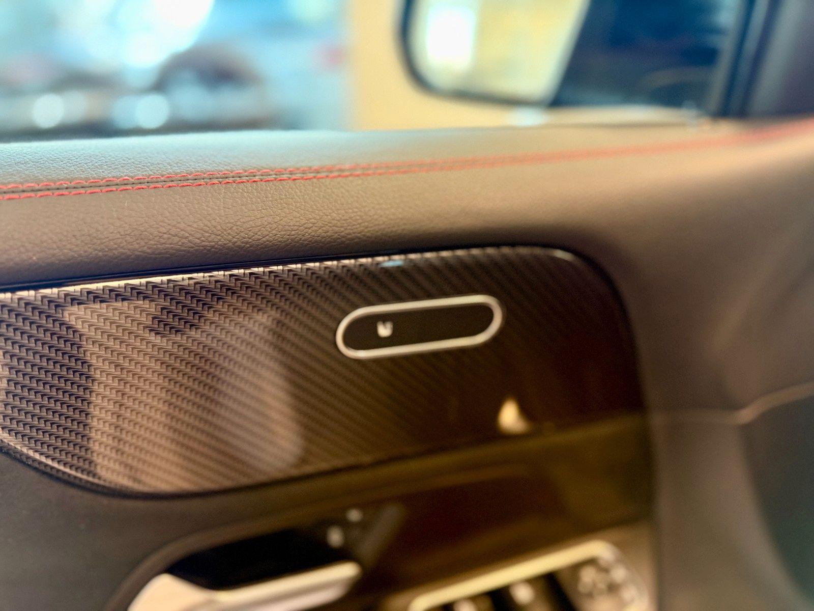 Fahrzeugabbildung Mercedes-Benz GLB 220 d AMG DISTRONIC/20Zoll/AHK/Kamera