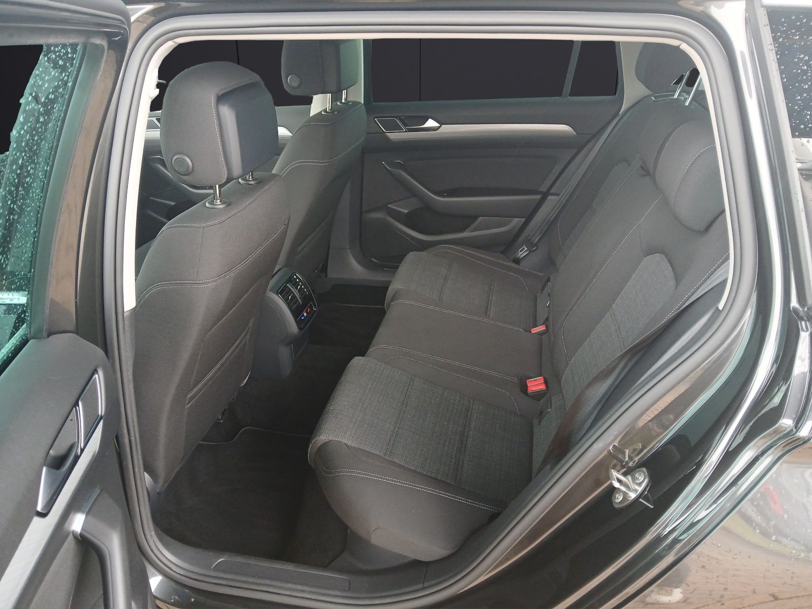 Fahrzeugabbildung Volkswagen Passat Variant TSI Business DSG Matrix Navi ACC