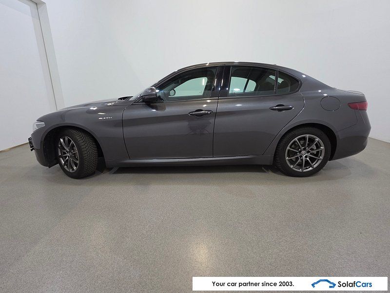 Alfa Romeo Giulia 2.2 MJD Super Aut. LED-Xenon Navi Keyles imagem 2