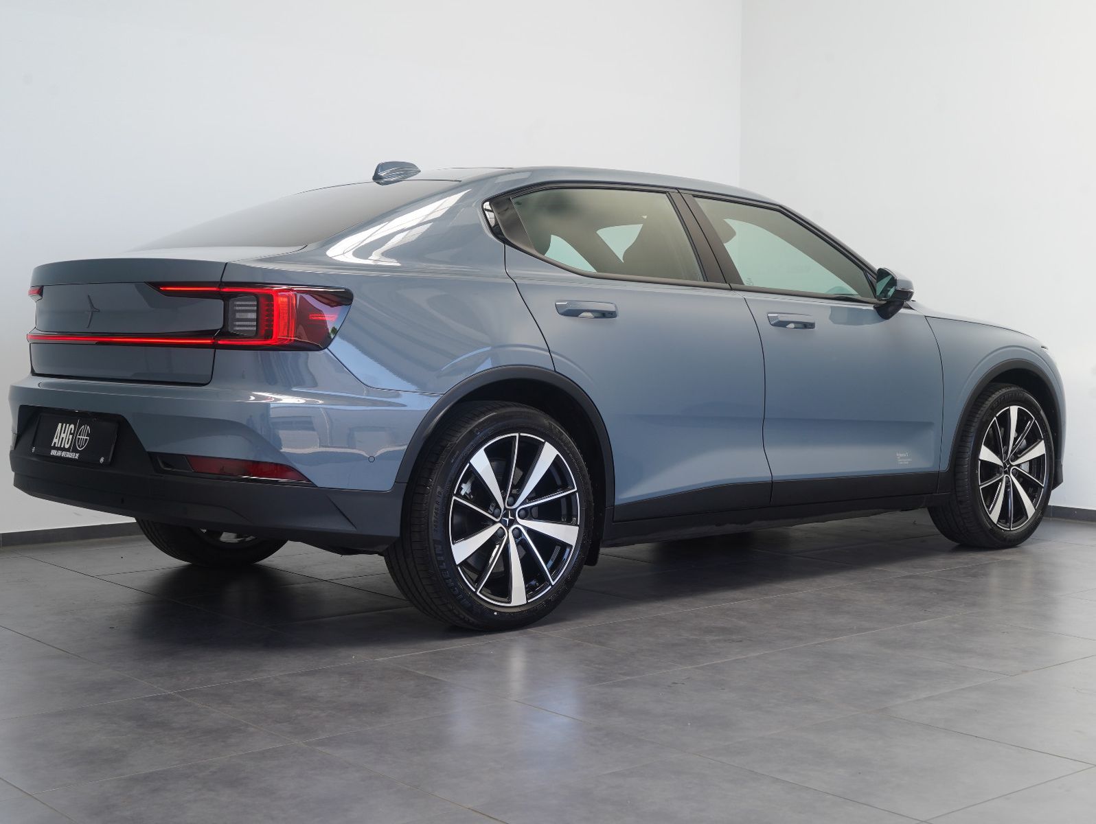 Fahrzeugabbildung Polestar 2 Long Range Dual Motor AWD 78kWh PILOT/PLUS/SOH