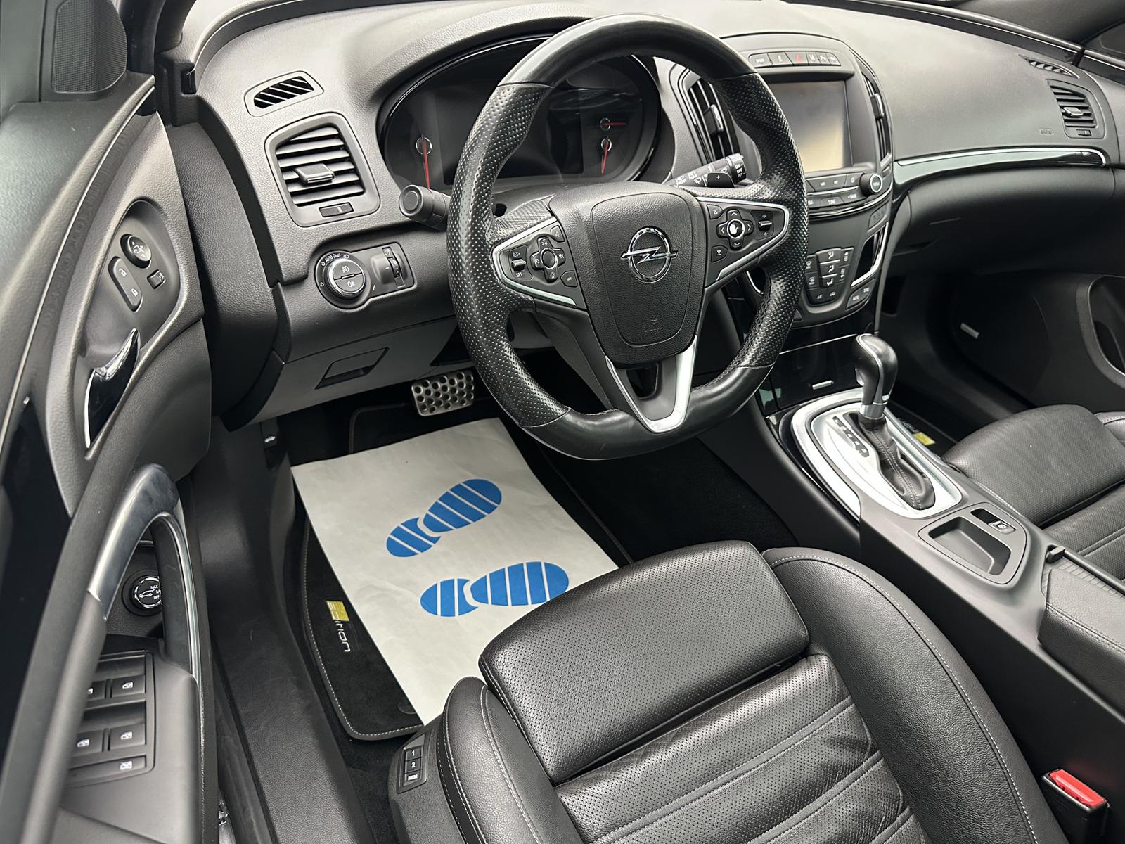 Opel Insignia Sports Tourer 2.0 Turbo 250 ch BVA – OPC Line – Toit pano Cuir ventilé