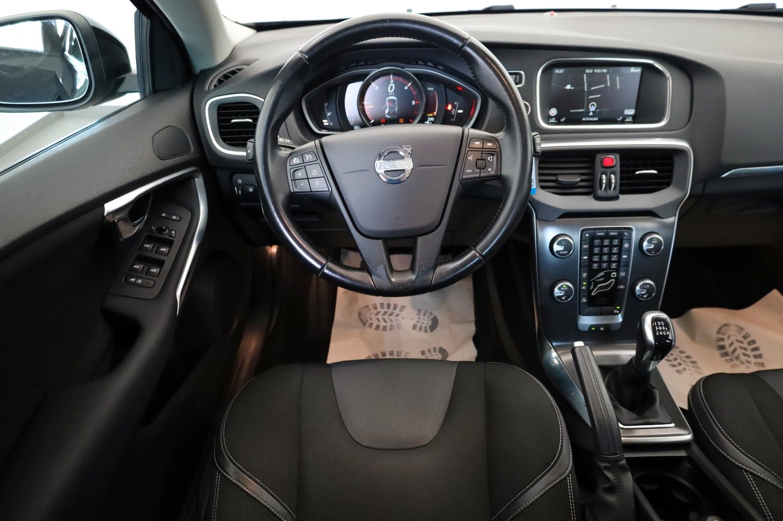 Fahrzeugabbildung Volvo V40 You! TLeder,Navi,Xenon,Kamera,SH,PDC,SR+WR