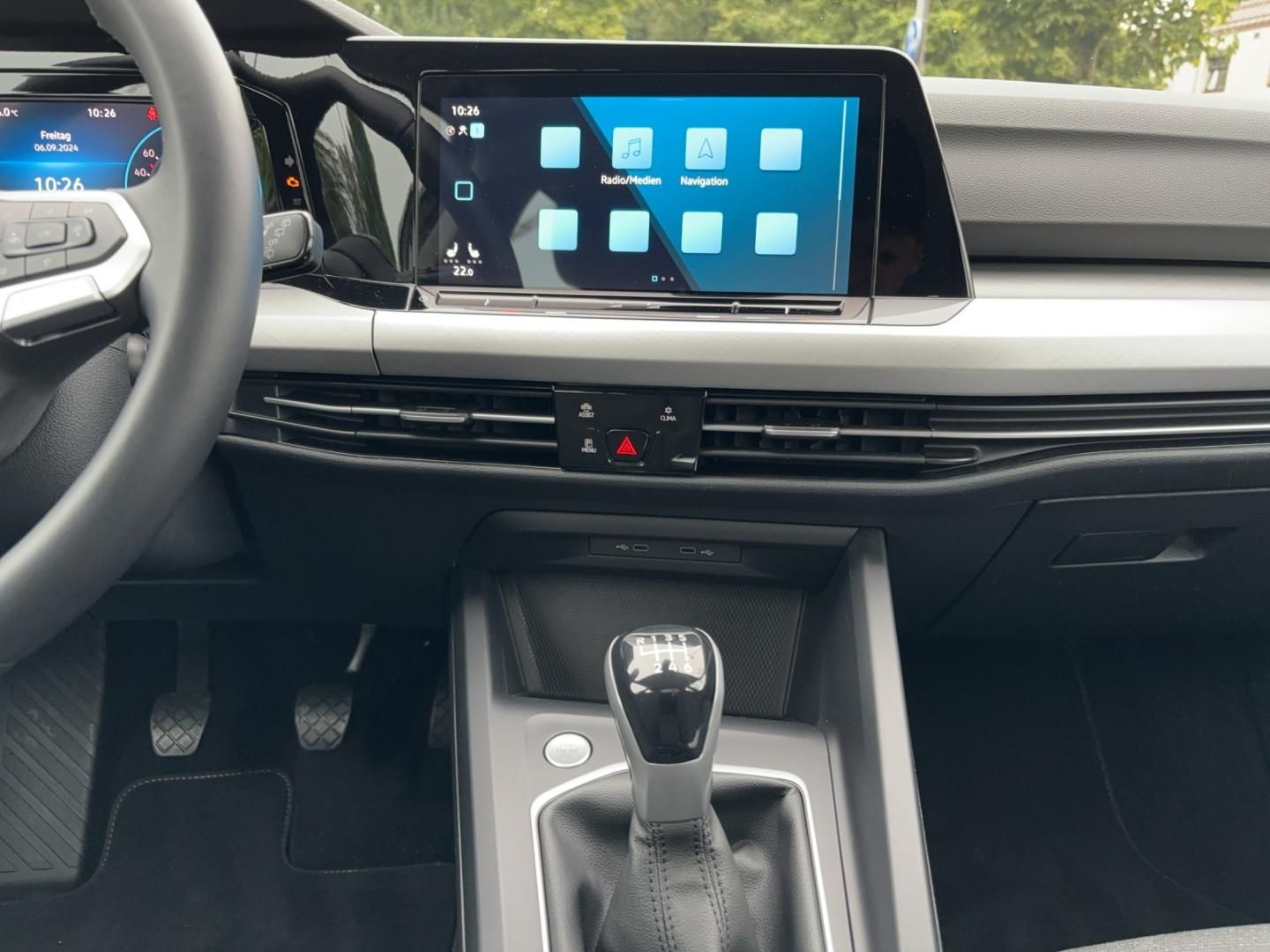 Fahrzeugabbildung Volkswagen Golf Life VIII 1.5 TSI,Navi,ACC,SH,Rückfahrkamer