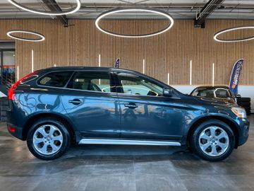 Volvo XC60 Momentum AWD *BI-XENON*PANO*NAVI*PDC*AHK*