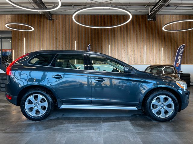 Volvo XC60 Momentum AWD *BI-XENON*PANO*NAVI*PDC*AHK*