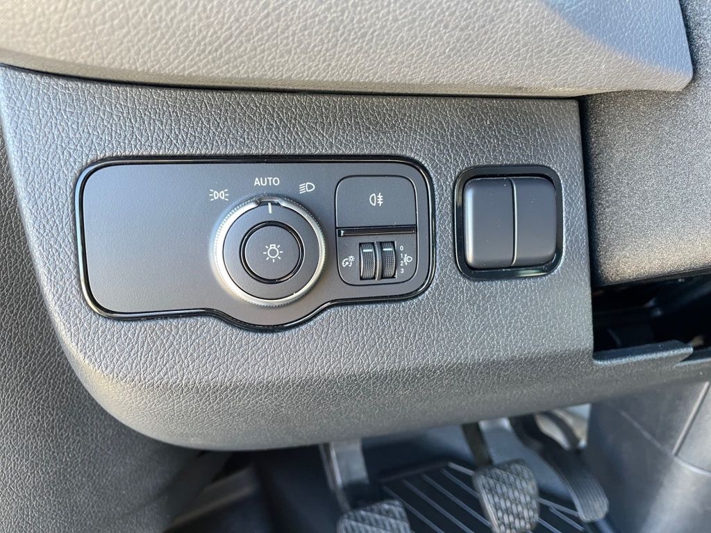 Fahrzeugabbildung Mercedes-Benz Sprinter 315 CDI Pritsche 3665 AHK,Klima,7-Sitze
