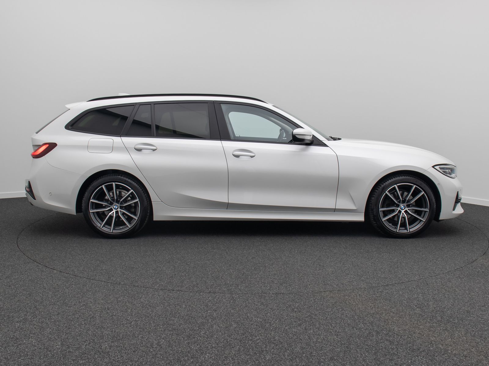 Fahrzeugabbildung BMW 320d DAB Kamera HiFi Memory LED Panorama 18Zoll
