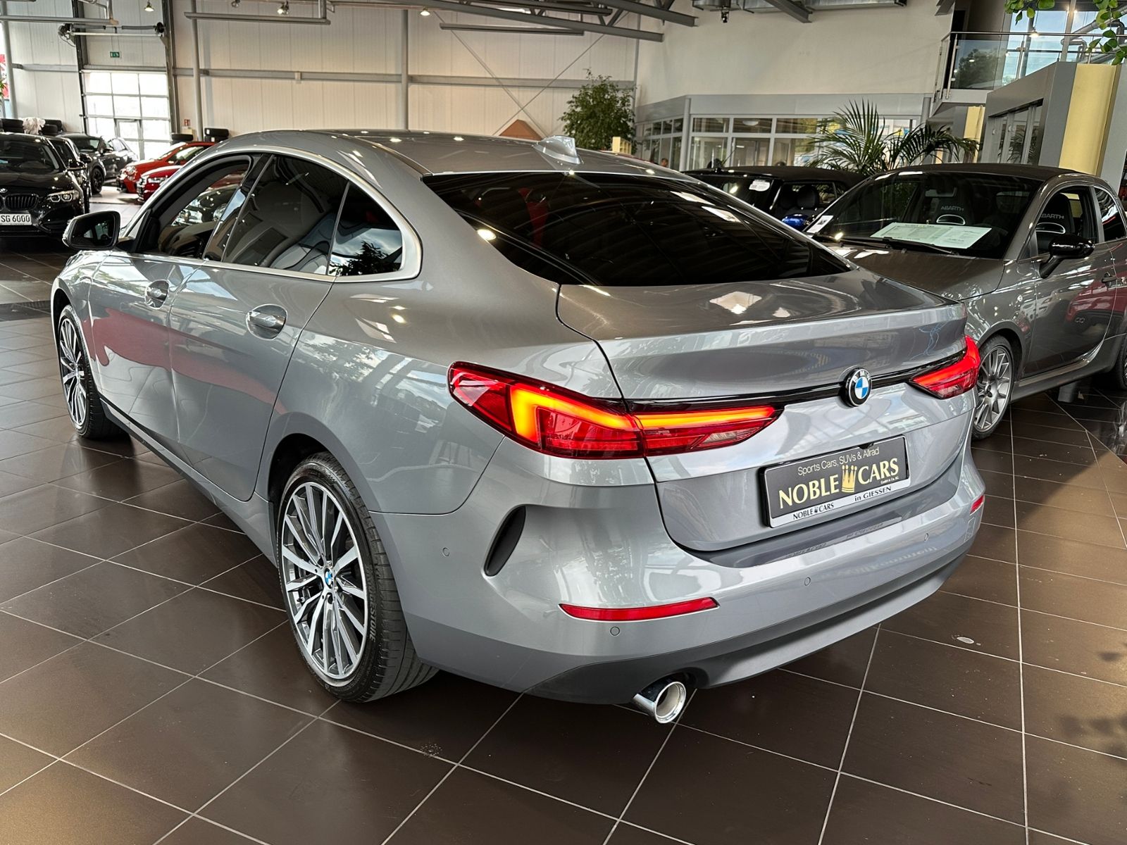 Fahrzeugabbildung BMW 218i Gran Coupe Advantage AHK LED ACC NAVI